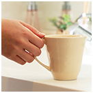 朝起きてすぐのうがいで口の中をスッキリ